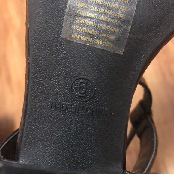 Cushion Walk by Avon Black Snakeskin Print Heels Size 6 - Picture 10 of 14